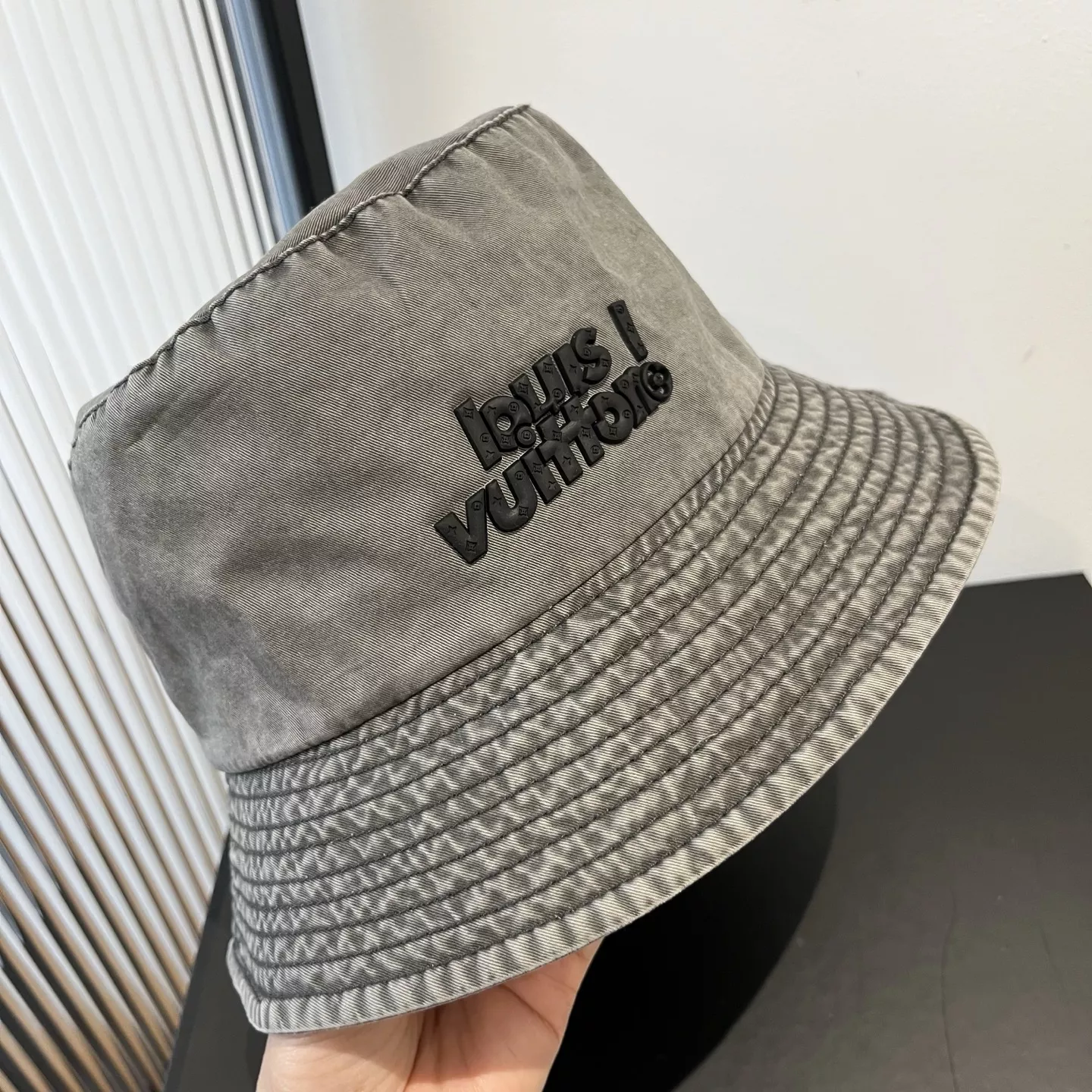 Louis Vuitton LV Caps Comfortable 8958