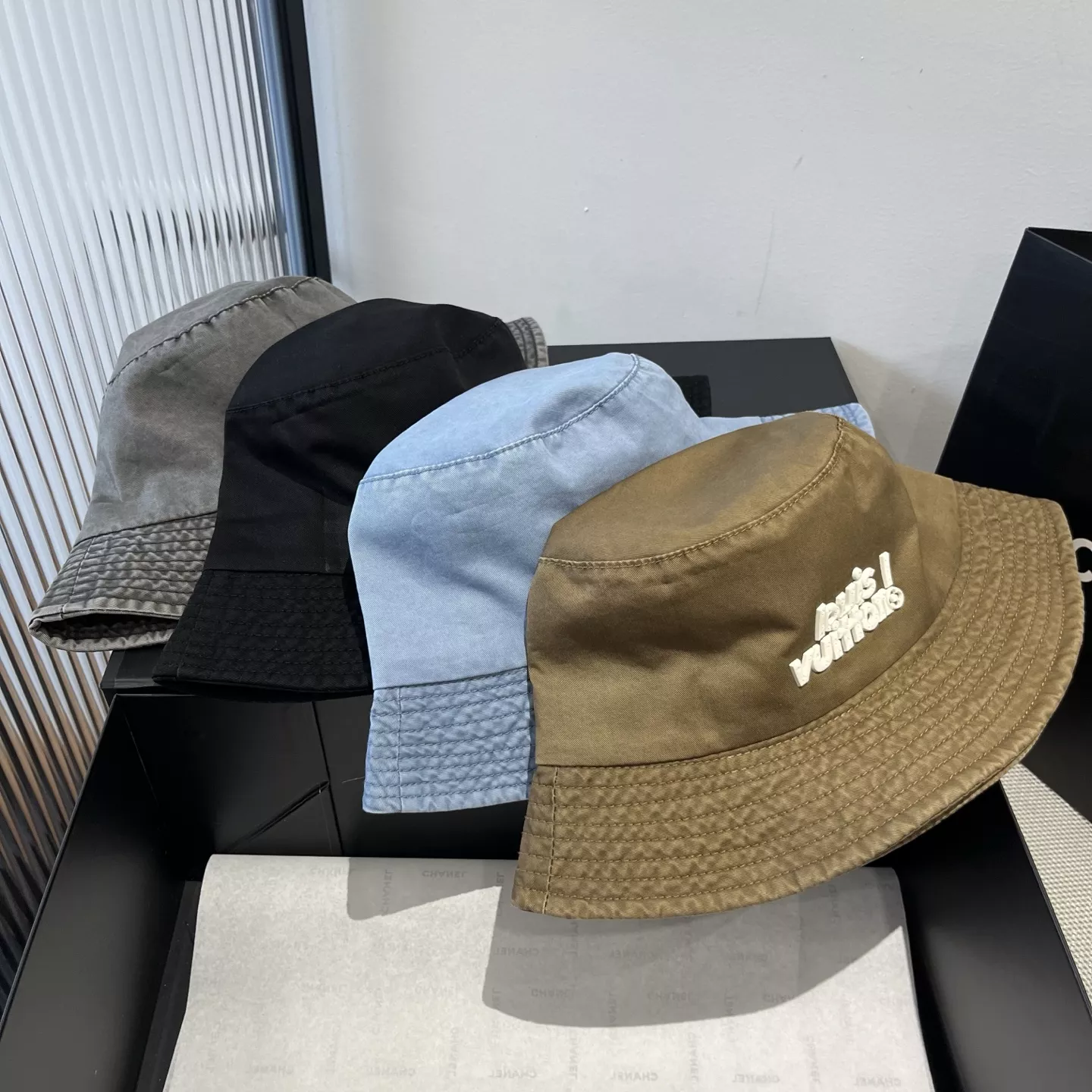 Louis Vuitton LV Caps Comfortable 8958
