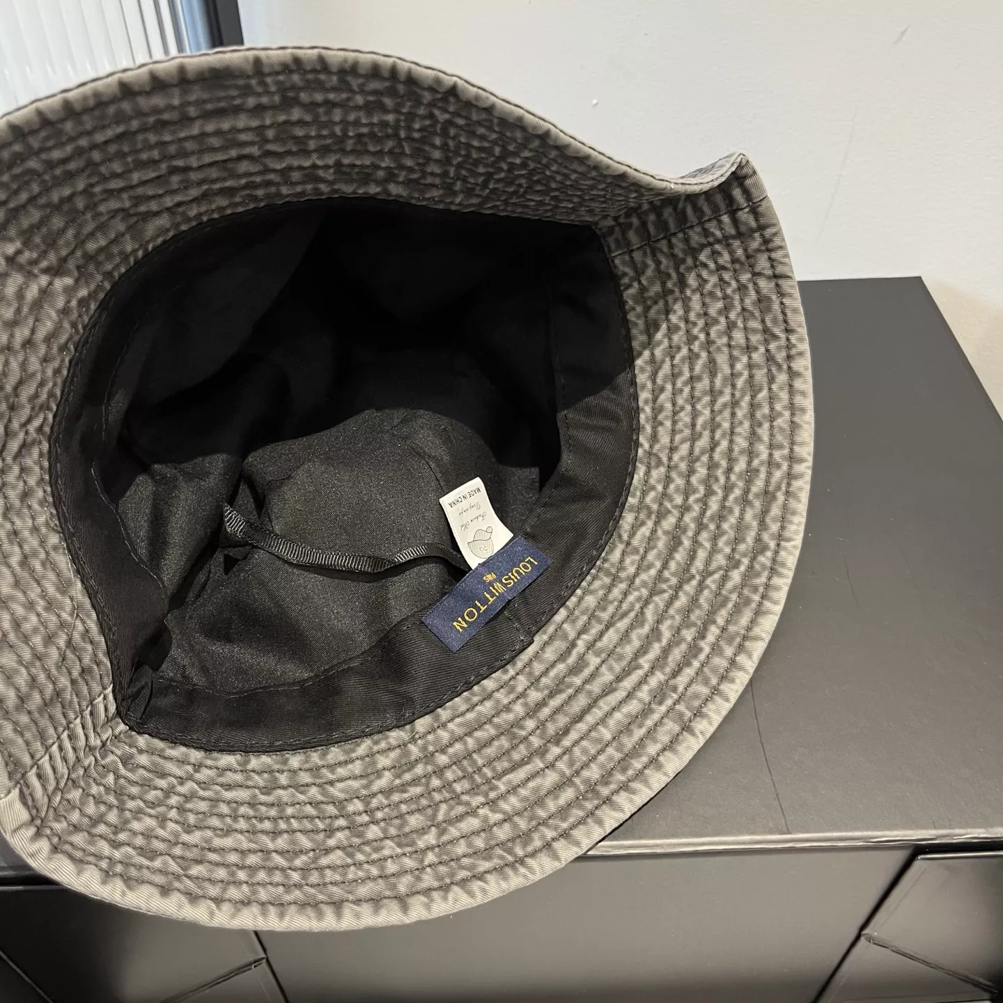 Louis Vuitton LV Caps Comfortable 8958