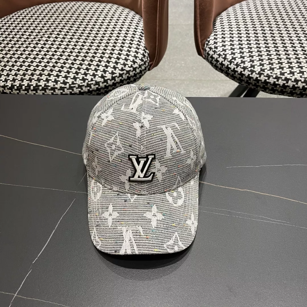 Louis Vuitton LV Caps Compact 9663
