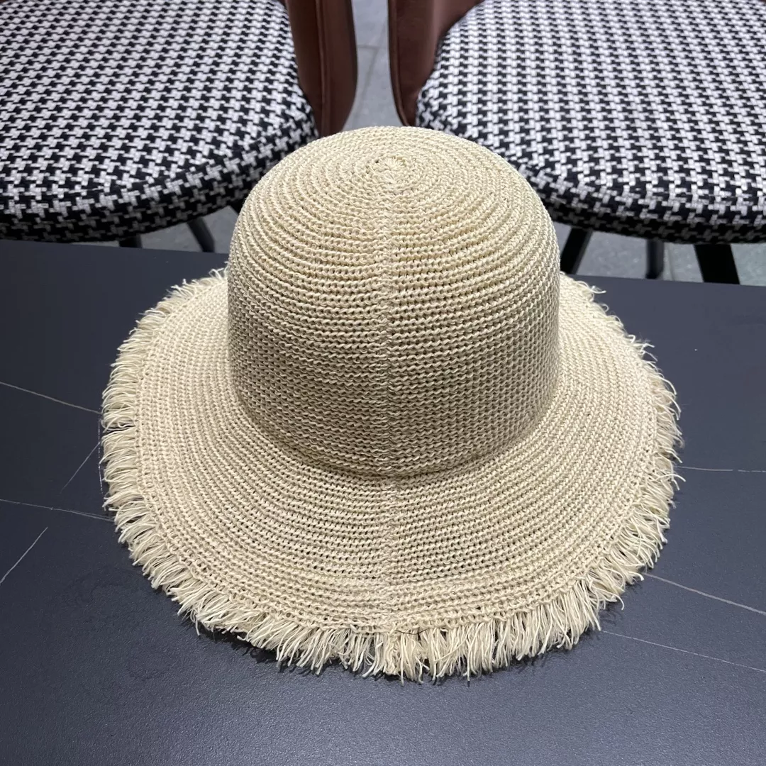 Louis Vuitton LV Caps Cozy 5444