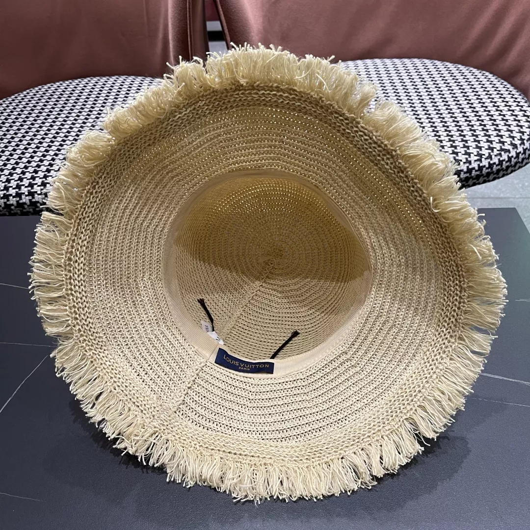 Louis Vuitton LV Caps Cozy 5444