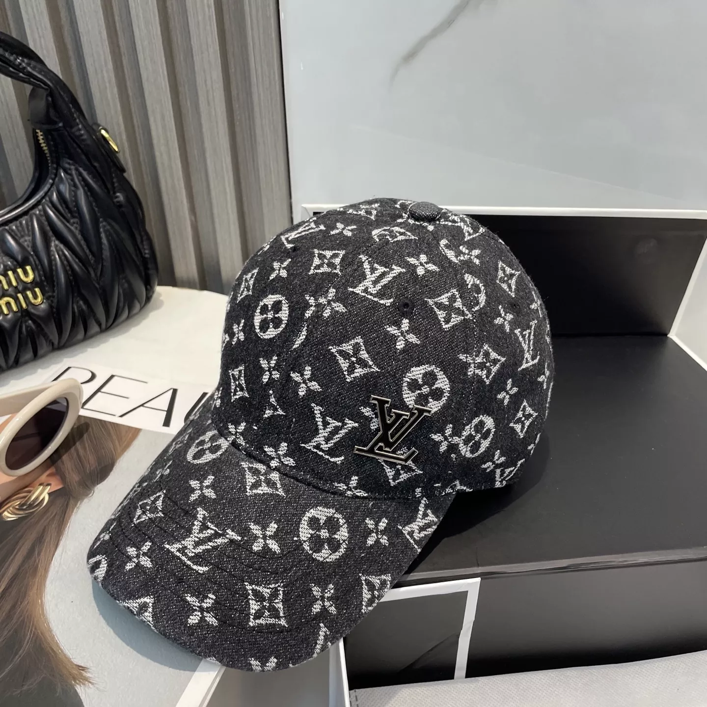 Louis Vuitton LV Caps Durable 1213
