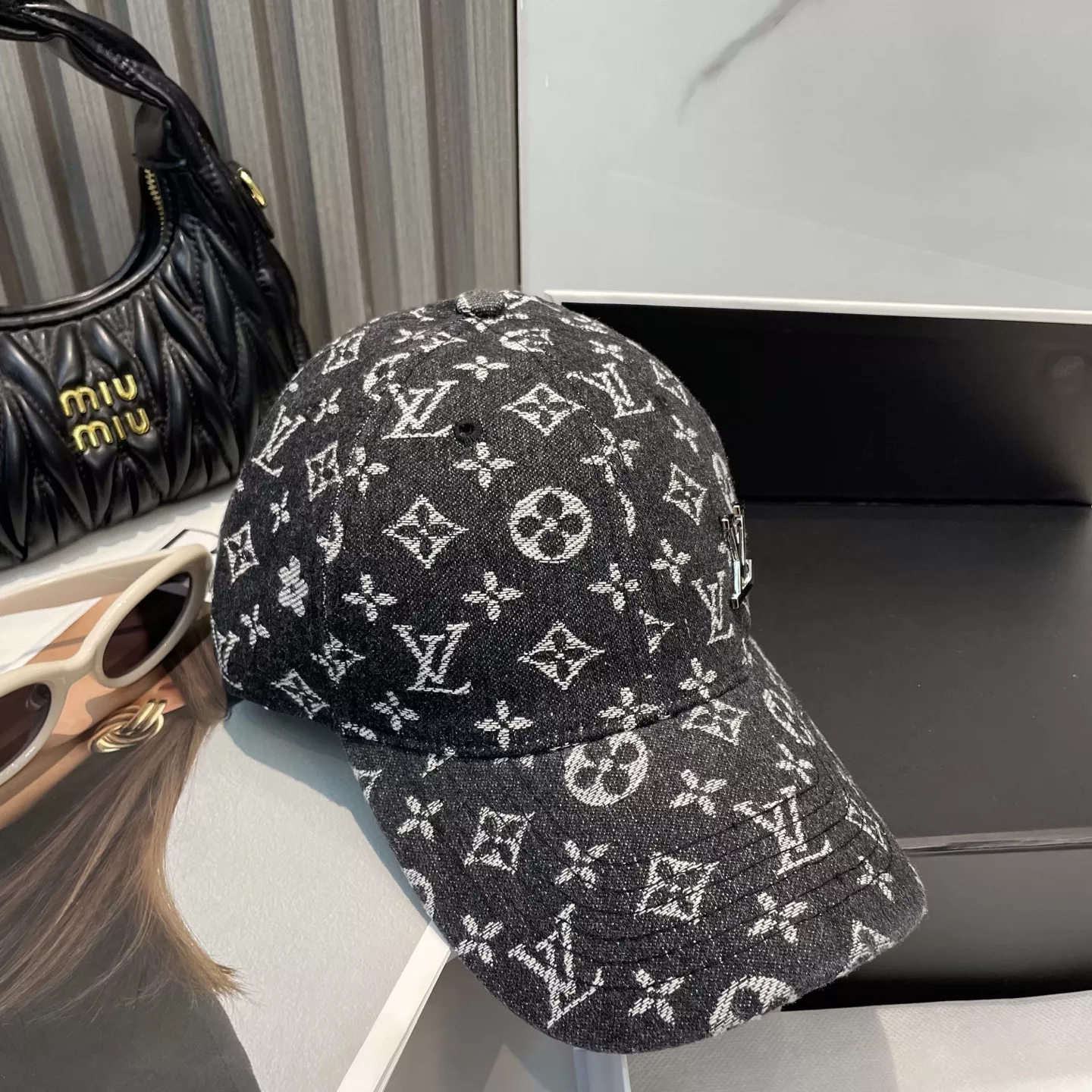 Louis Vuitton LV Caps Durable 1213