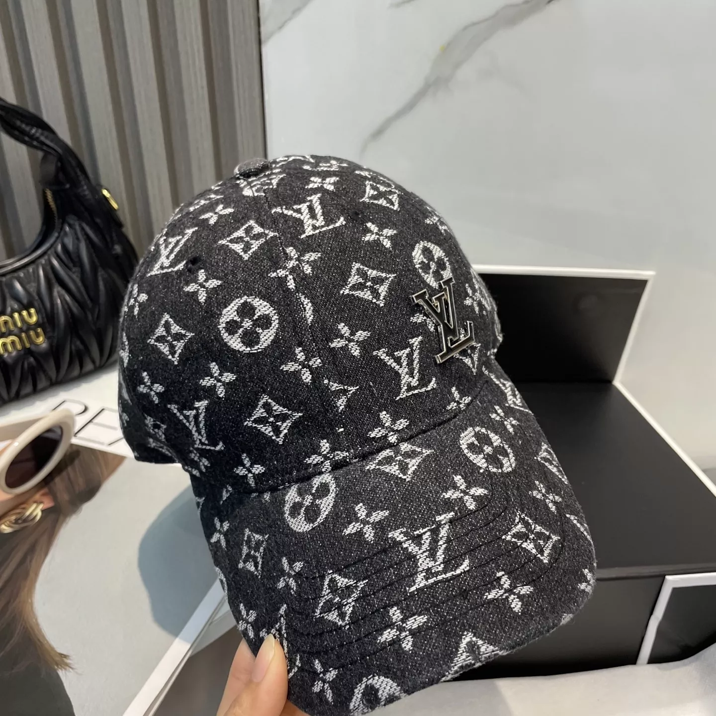 Louis Vuitton LV Caps Durable 1213