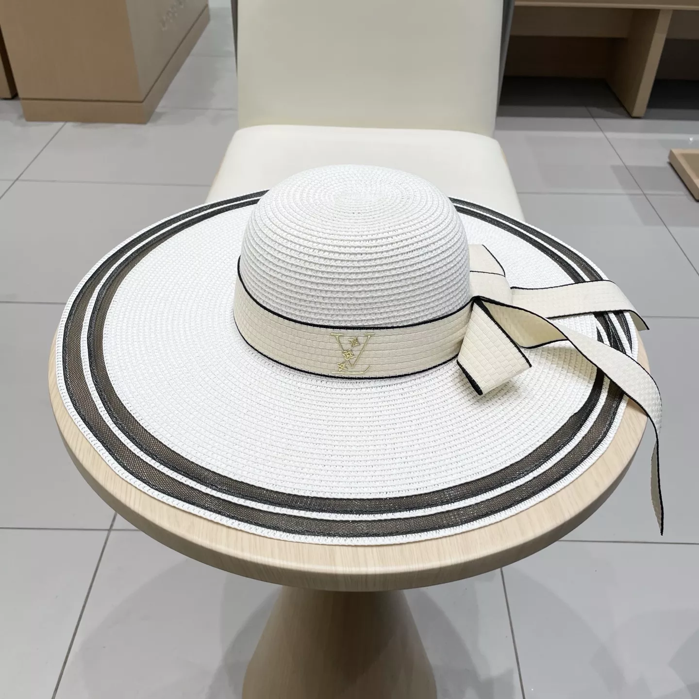 Louis Vuitton LV Caps Durable 2723
