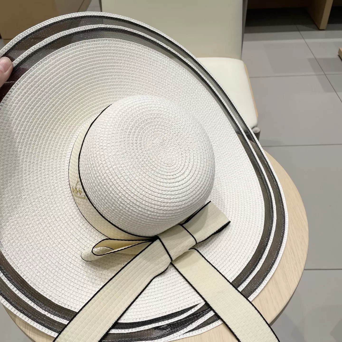 Louis Vuitton LV Caps Durable 2723