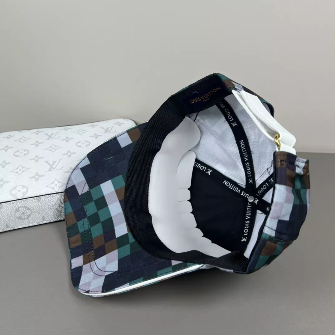 Louis Vuitton LV Caps Elegant 2605