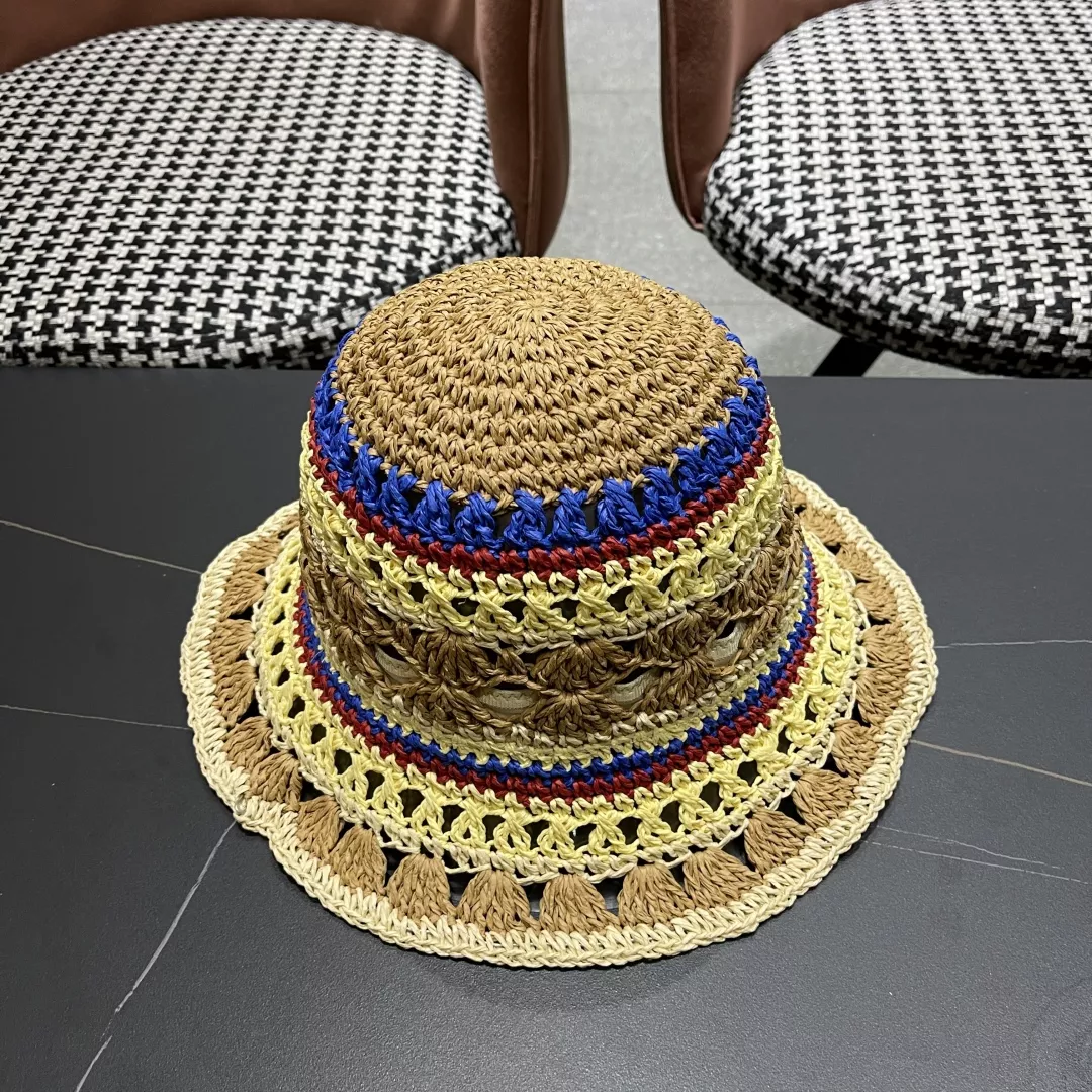 Louis Vuitton LV Caps Elegant 6650