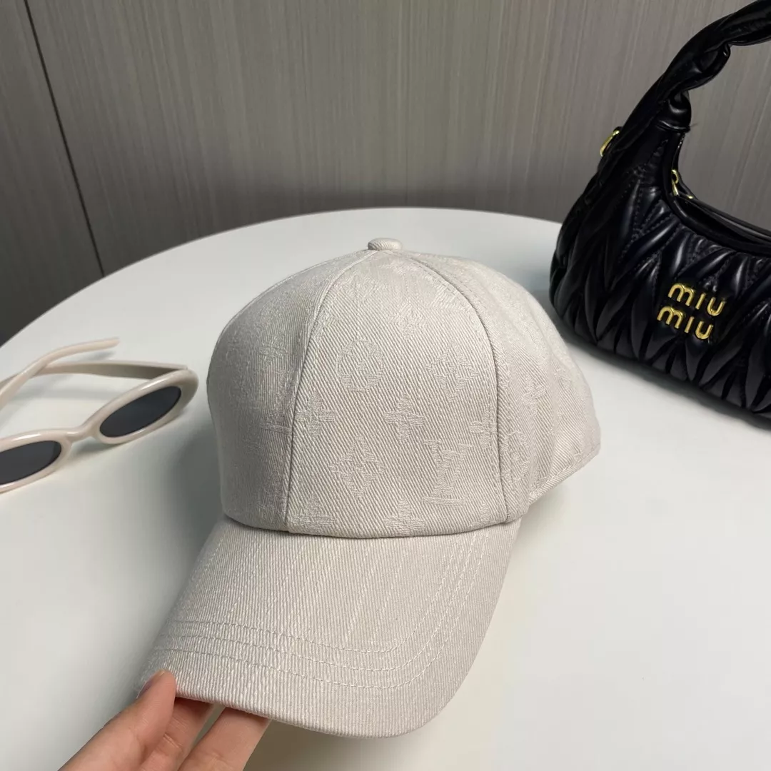 Louis Vuitton LV Caps Elegant 9290