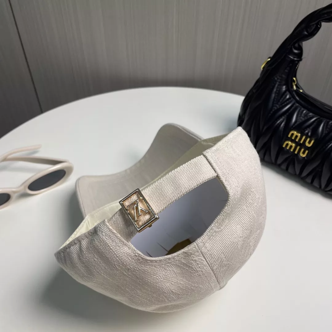 Louis Vuitton LV Caps Elegant 9290