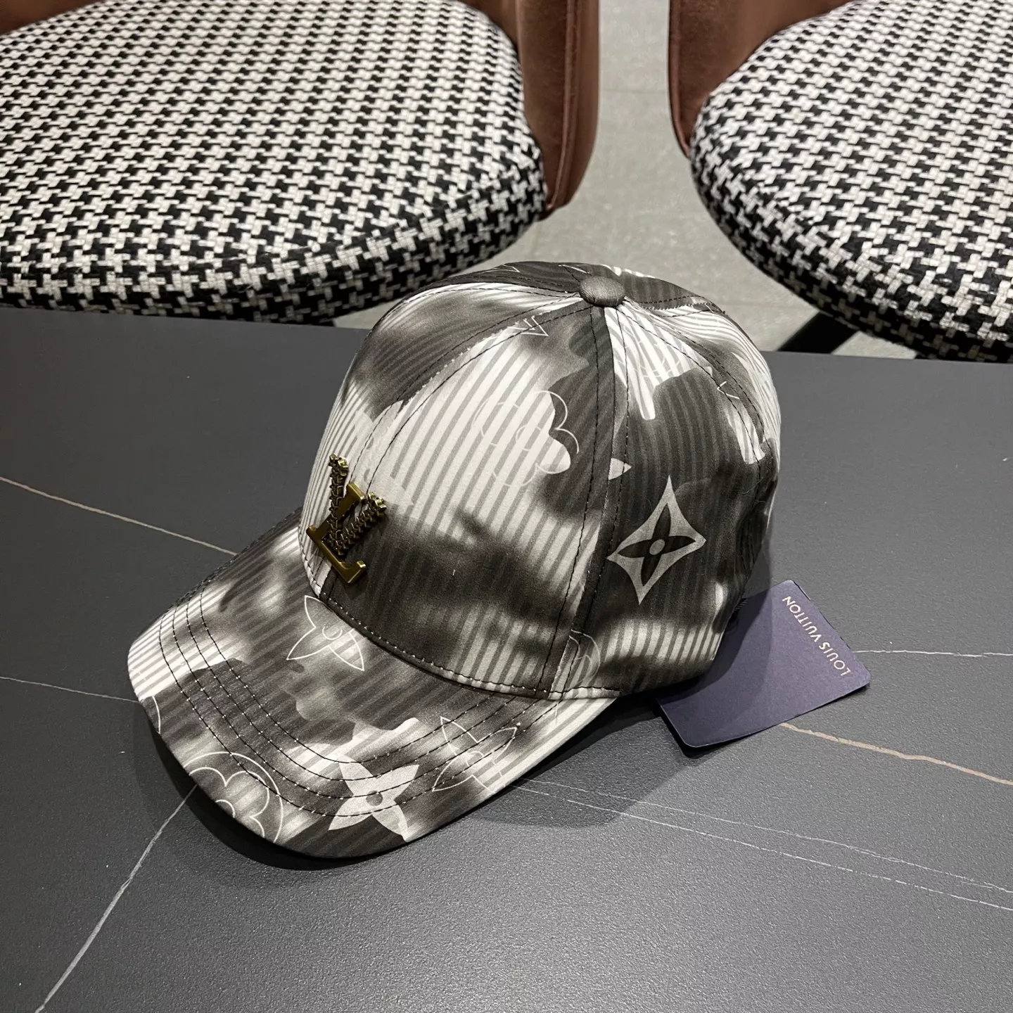 Louis Vuitton LV Caps Fashionable 1204