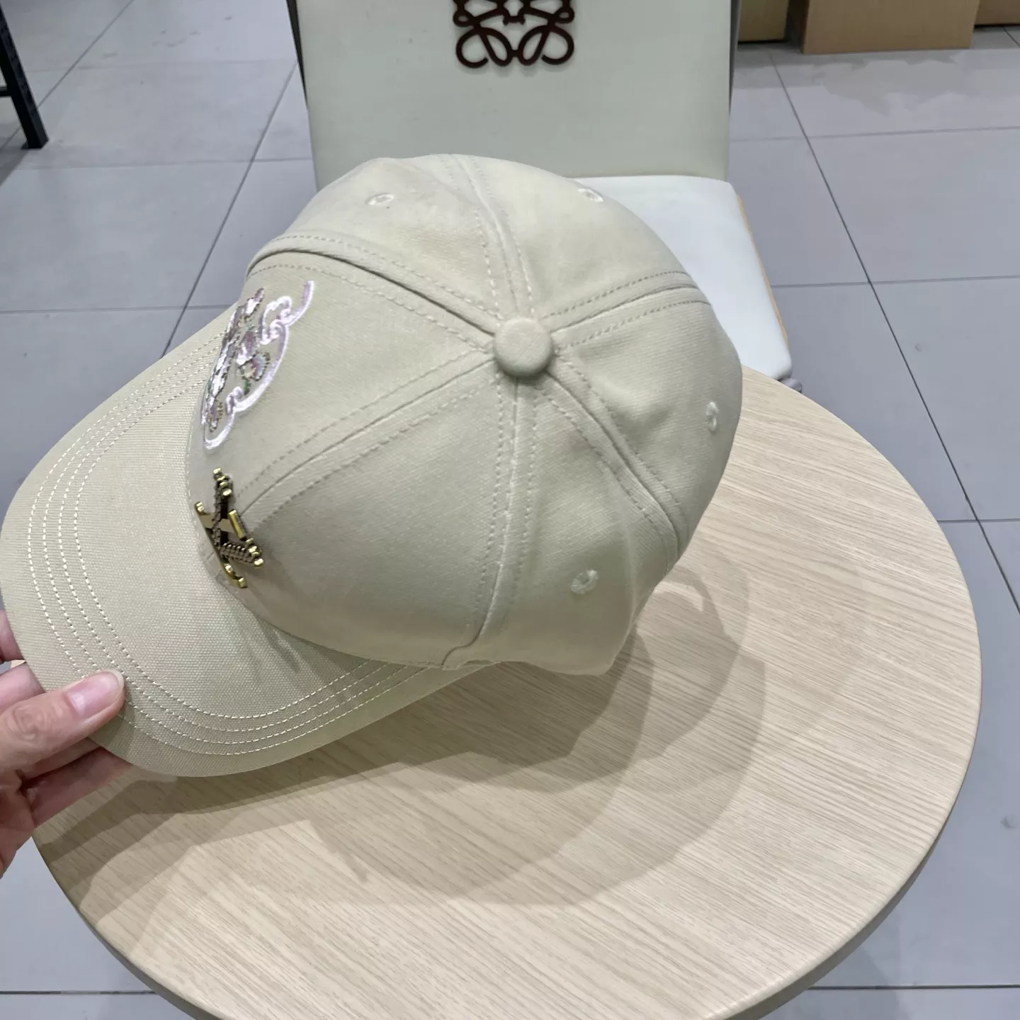 Louis Vuitton LV Caps Flexible 7506