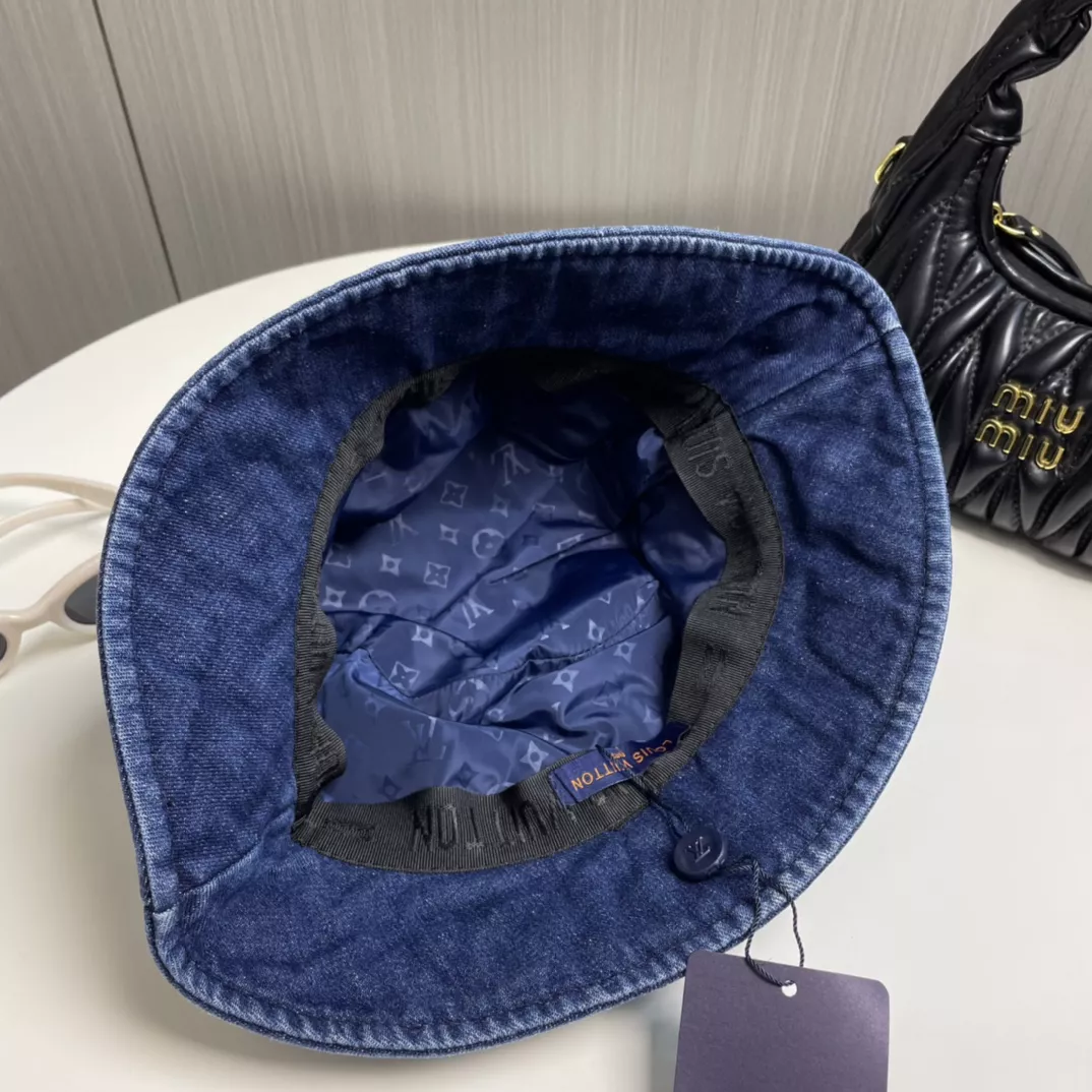 Louis Vuitton LV Caps Flexible 9434