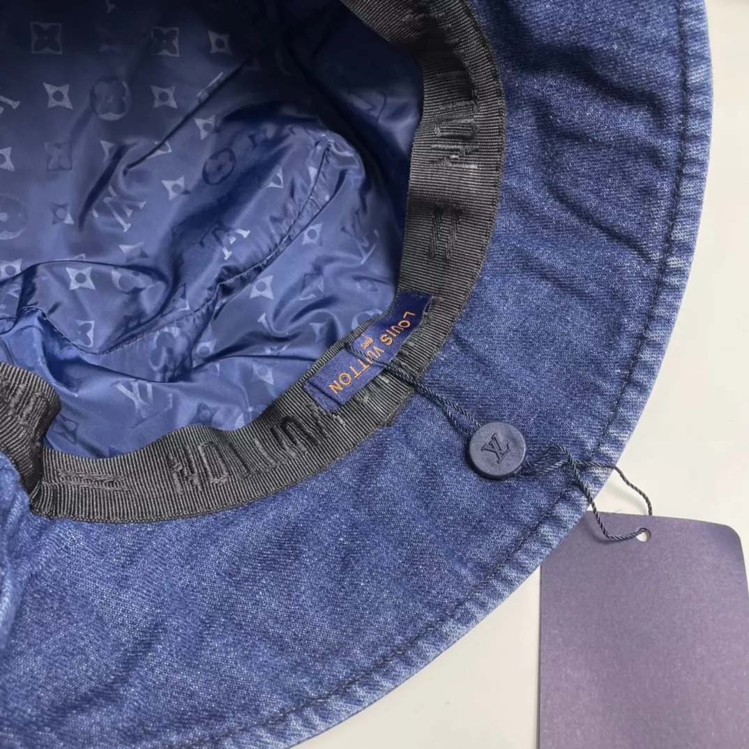 Louis Vuitton LV Caps Flexible 9434