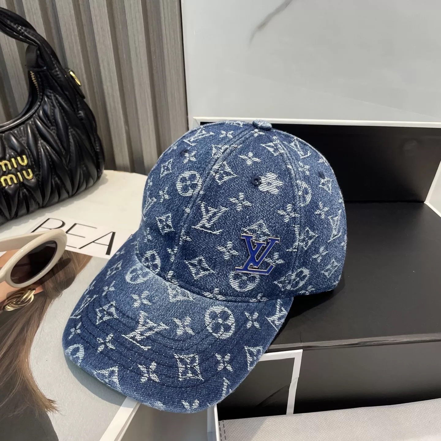 Louis Vuitton LV Caps GoAnywhere 5186