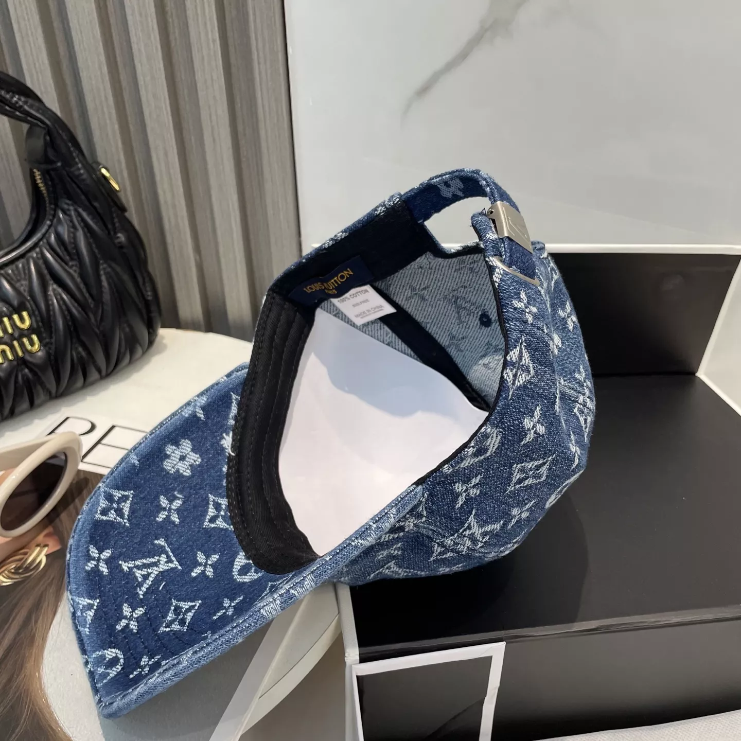 Louis Vuitton LV Caps GoAnywhere 5186