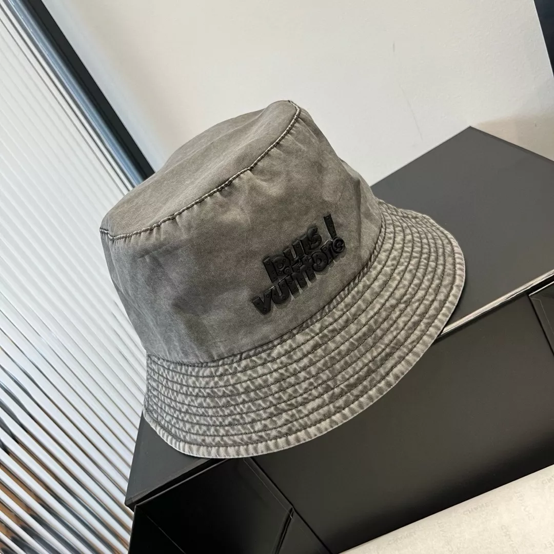 Louis Vuitton LV Caps Minimalist 2431