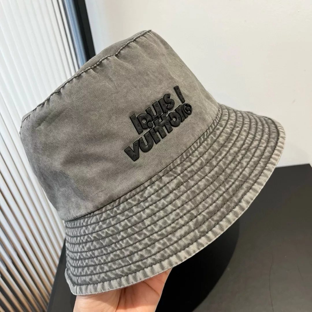 Louis Vuitton LV Caps Minimalist 2431