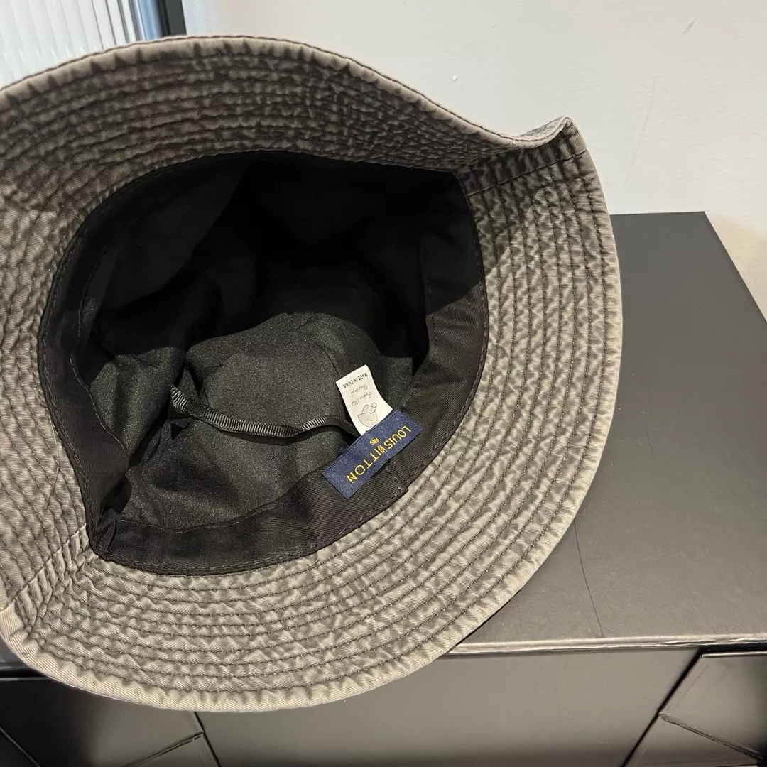 Louis Vuitton LV Caps Minimalist 2431