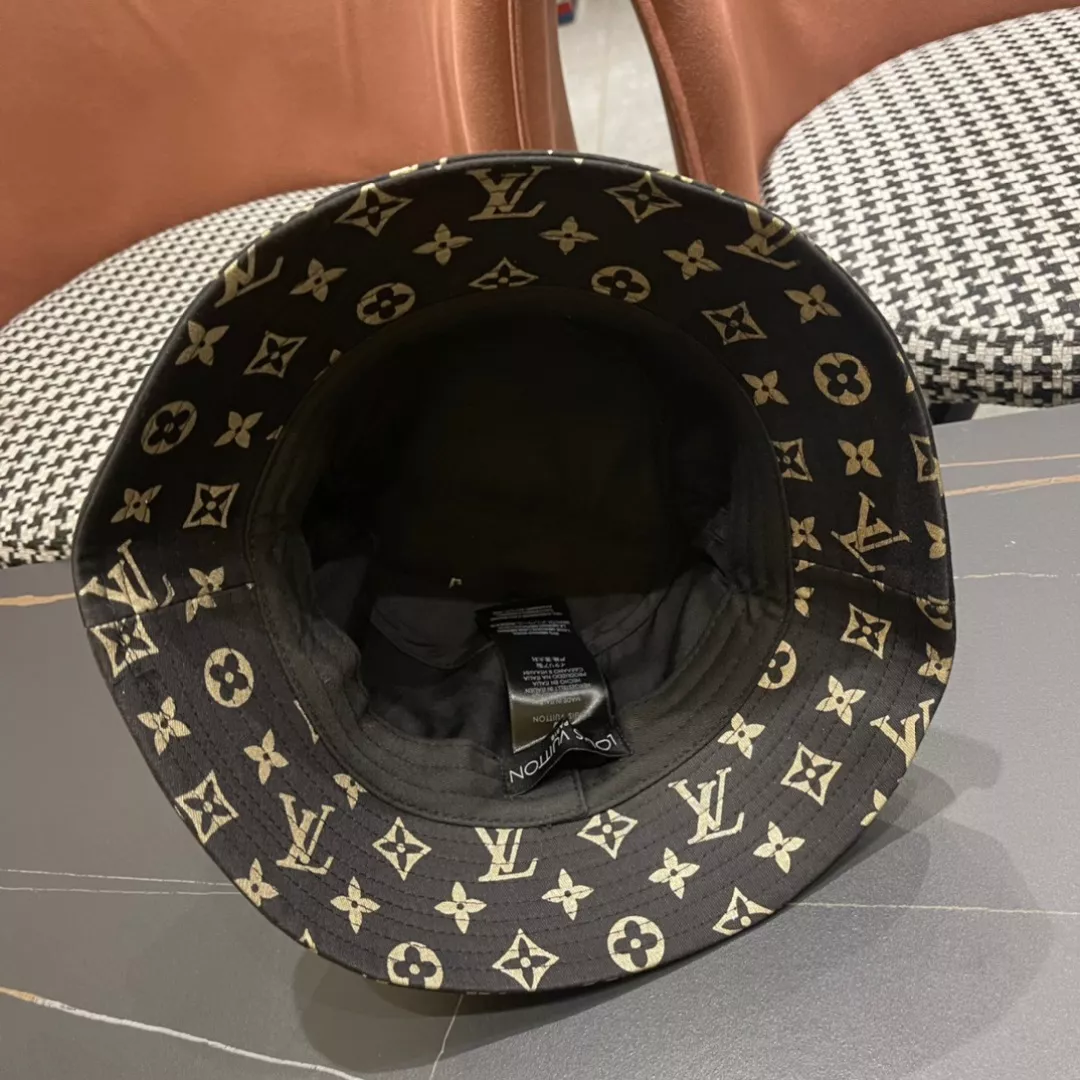 Louis Vuitton LV Caps Modern 8290