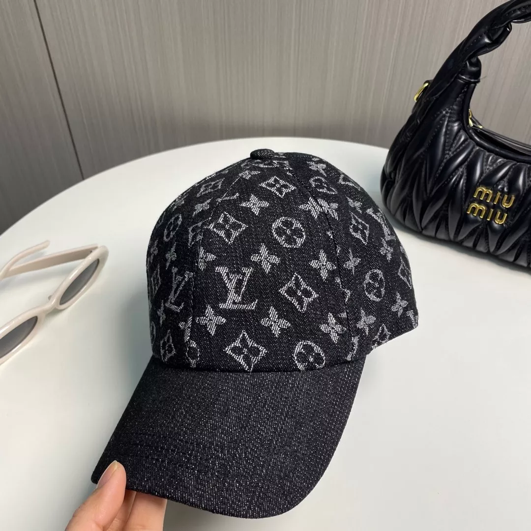 Louis Vuitton LV Caps ModernLook 2525