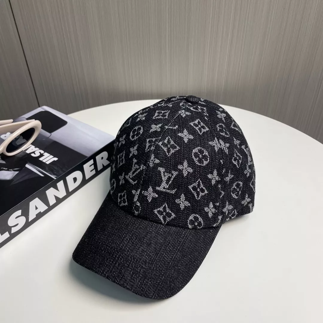 Louis Vuitton LV Caps ModernLook 2525