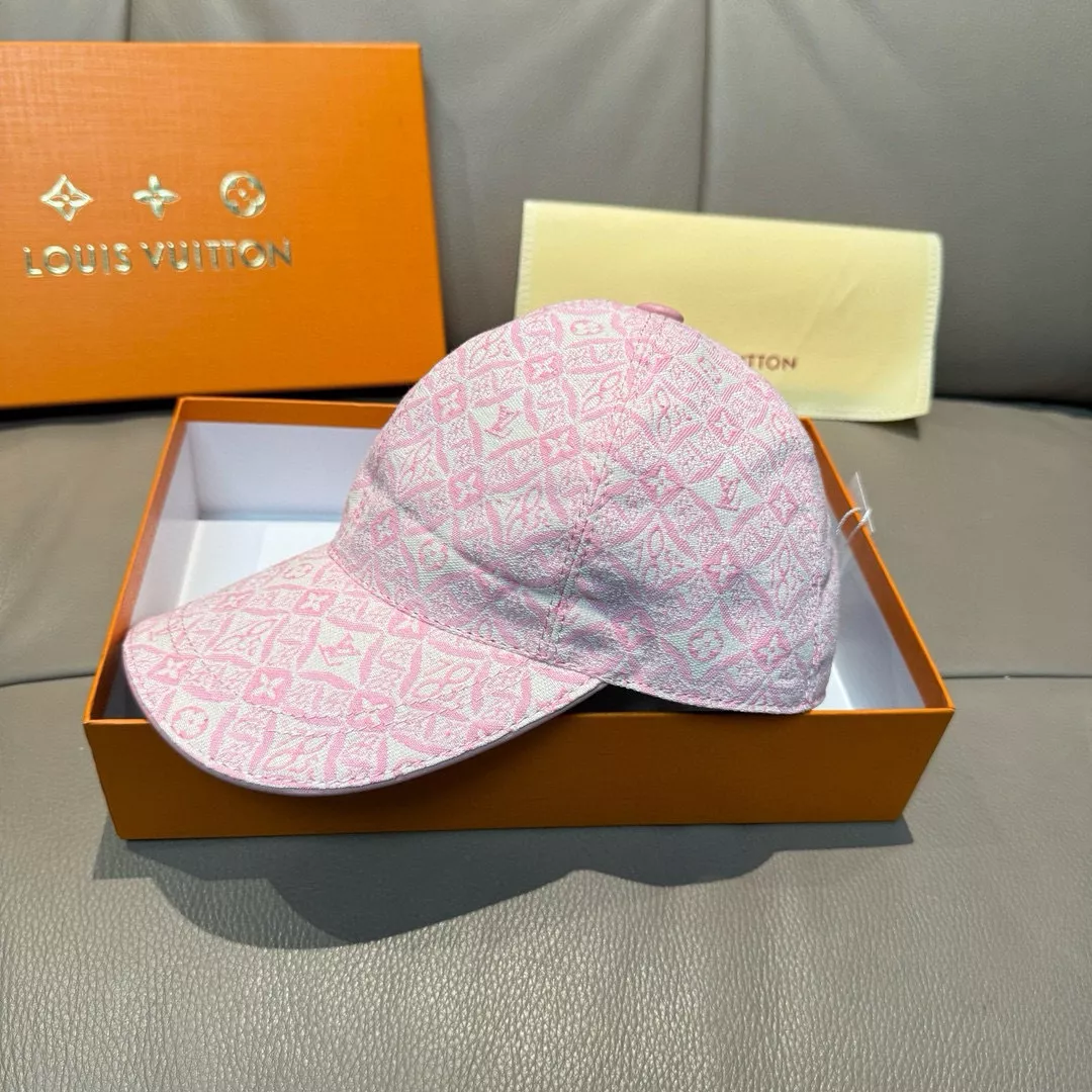 Louis Vuitton LV Caps ModernLook 8322