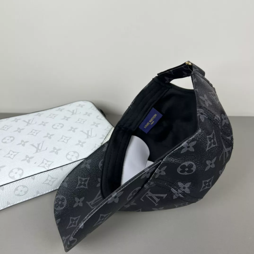 Louis Vuitton LV Caps Practical 1889