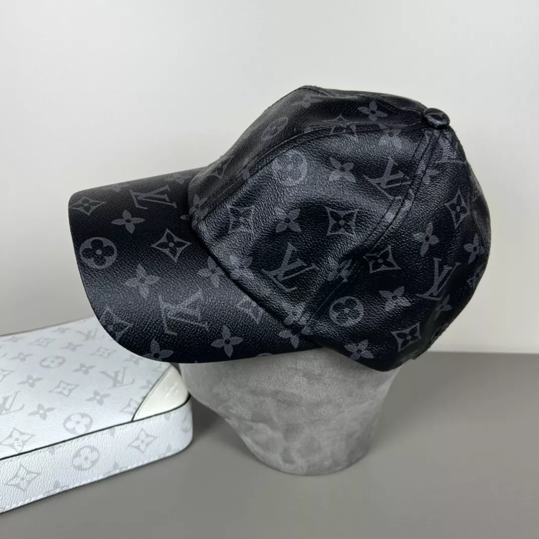Louis Vuitton LV Caps Practical 1889