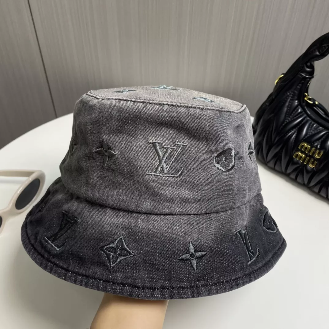 Louis Vuitton LV Caps Refined 5992