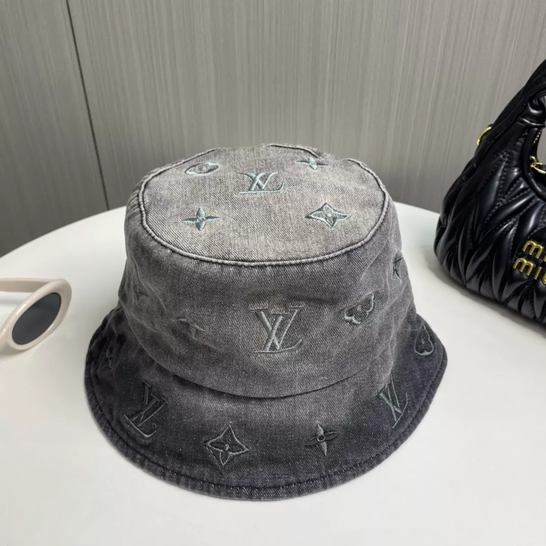 Louis Vuitton LV Caps Refined 5992