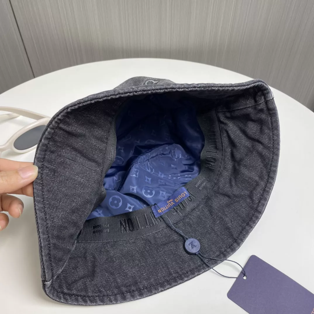 Louis Vuitton LV Caps Refined 5992