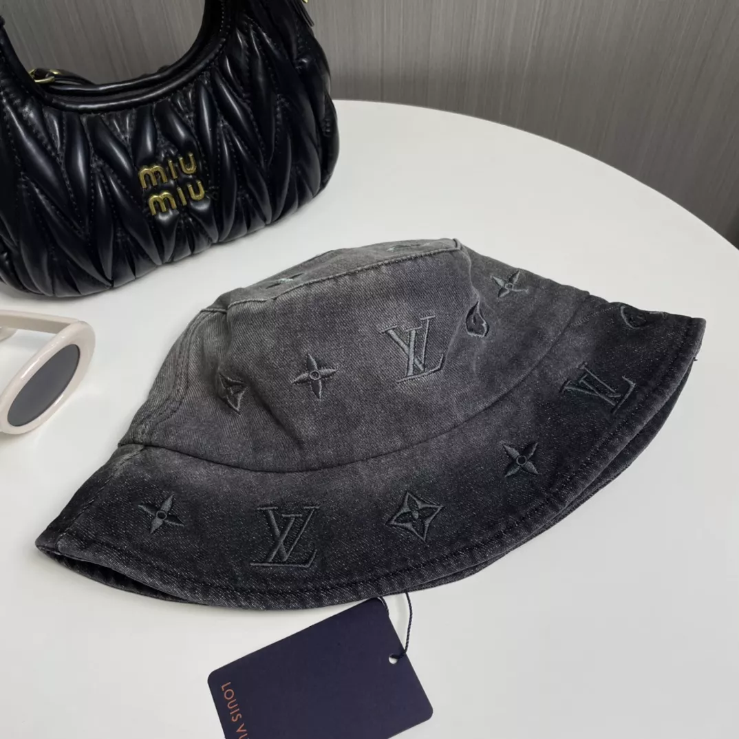 Louis Vuitton LV Caps Refined 5992