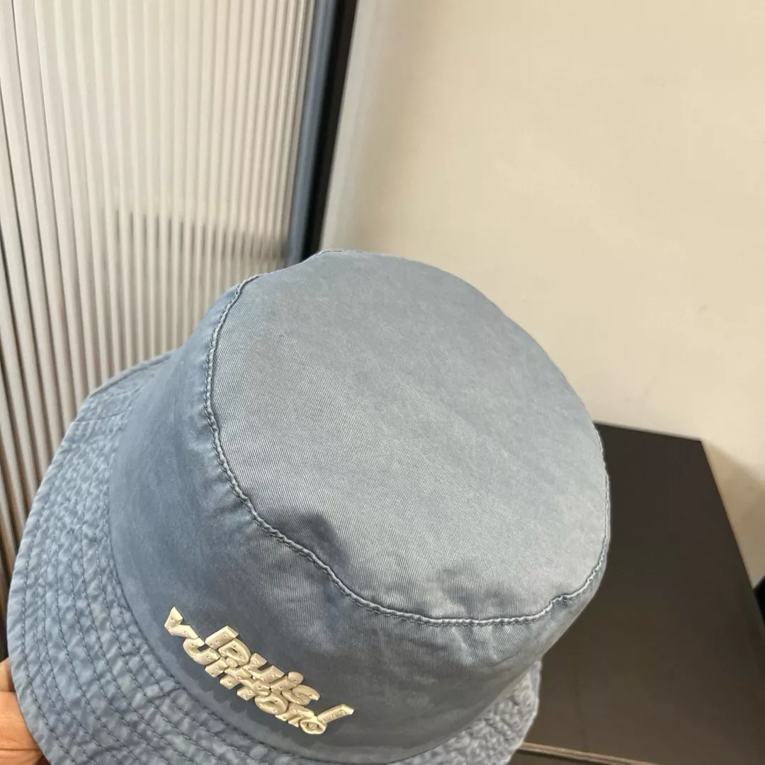 Louis Vuitton LV Caps Refined 8075