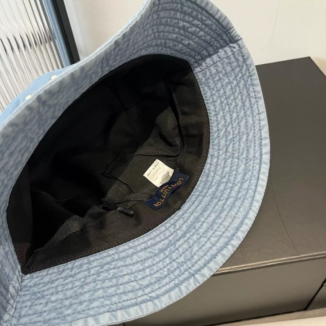Louis Vuitton LV Caps Refined 8075