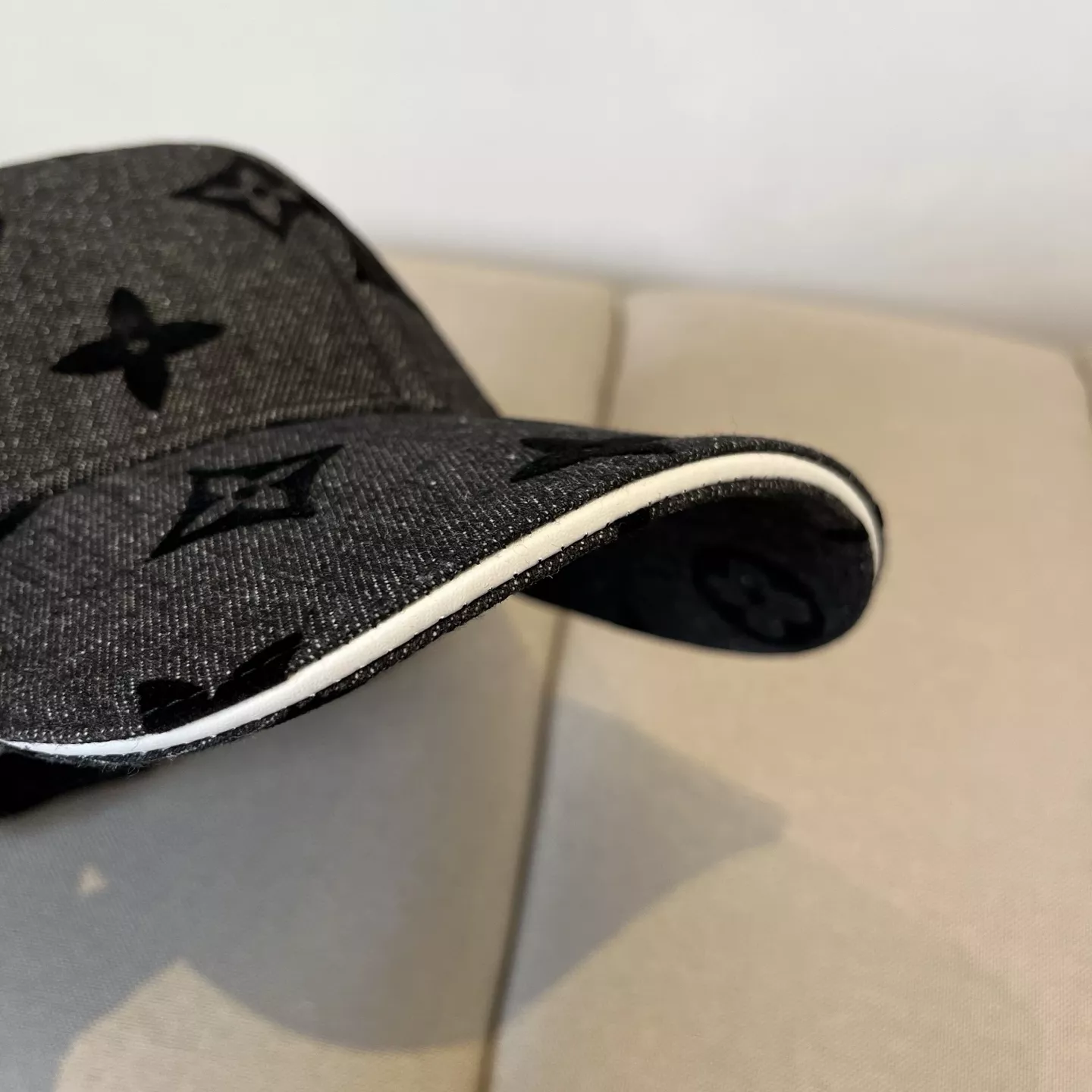 Louis Vuitton LV Caps Reliable 1634