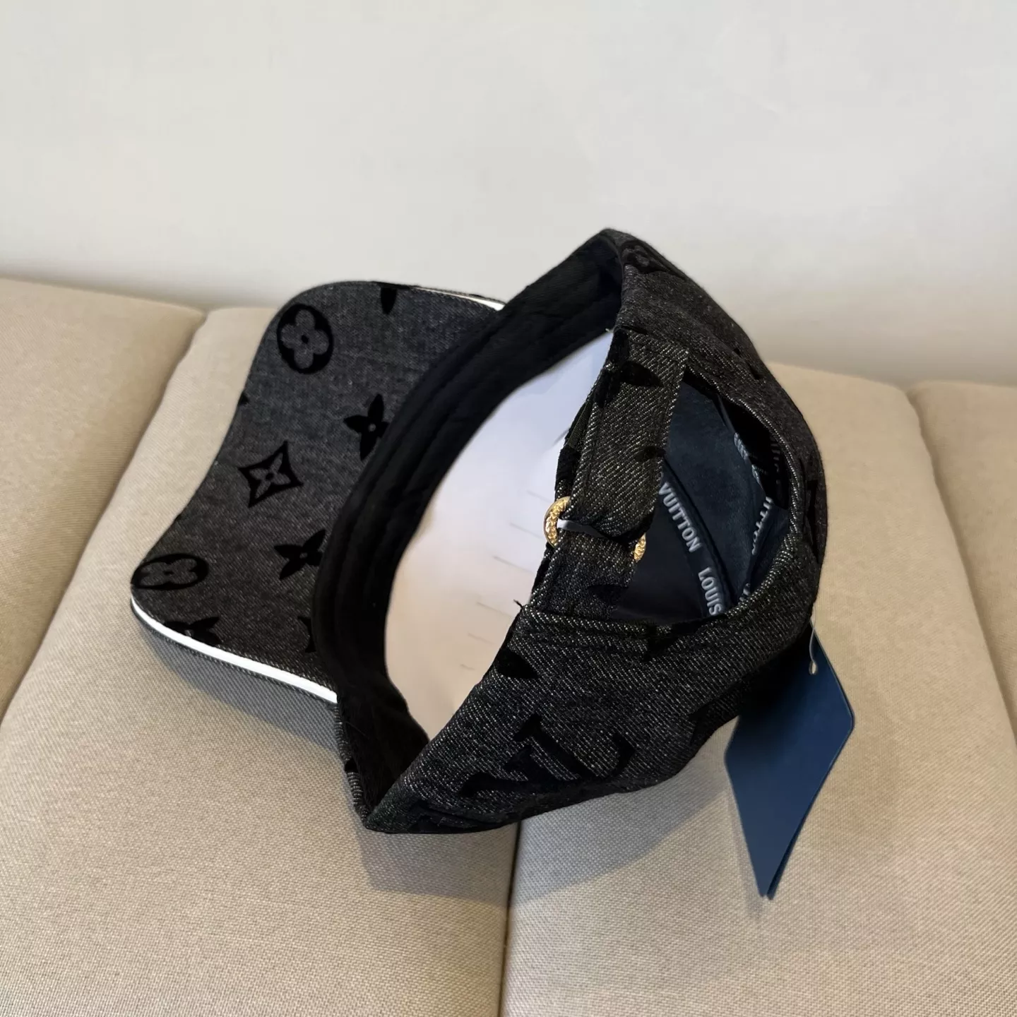 Louis Vuitton LV Caps Reliable 1634