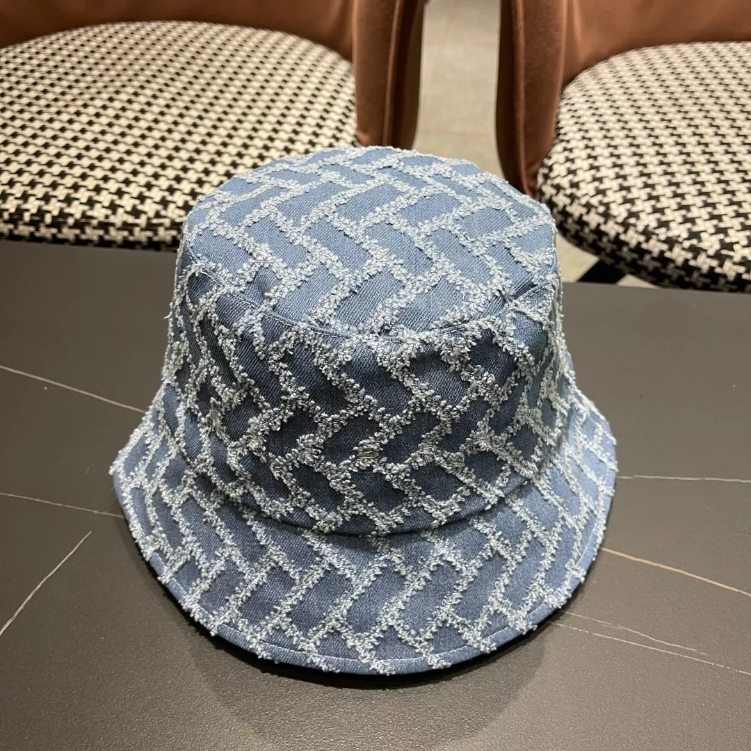 Louis Vuitton LV Caps Reliable 8940