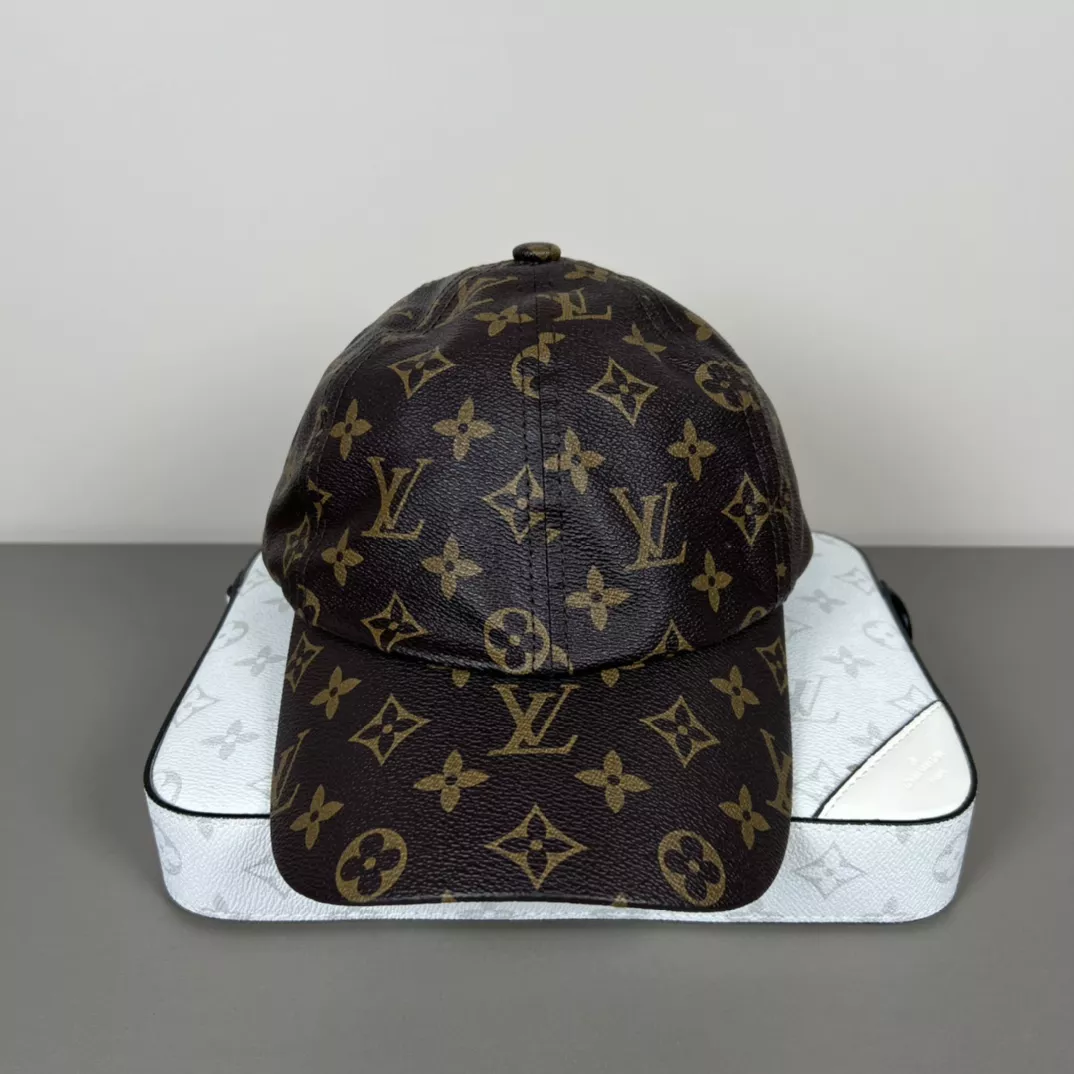 Louis Vuitton LV Caps Sophisticated 2809