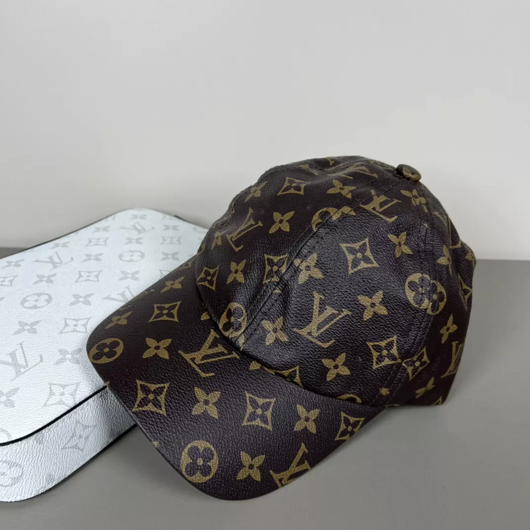 Louis Vuitton LV Caps Sophisticated 2809