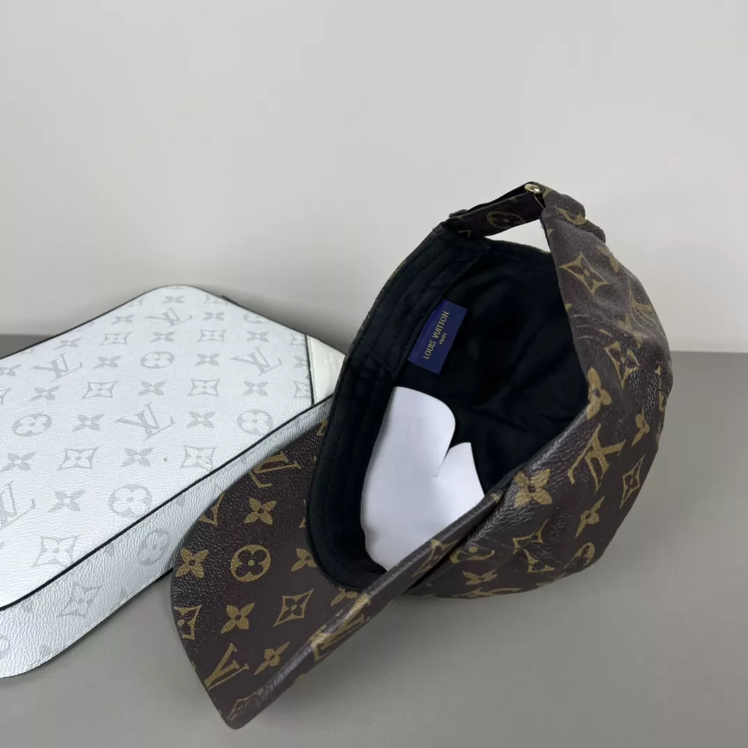 Louis Vuitton LV Caps Sophisticated 2809