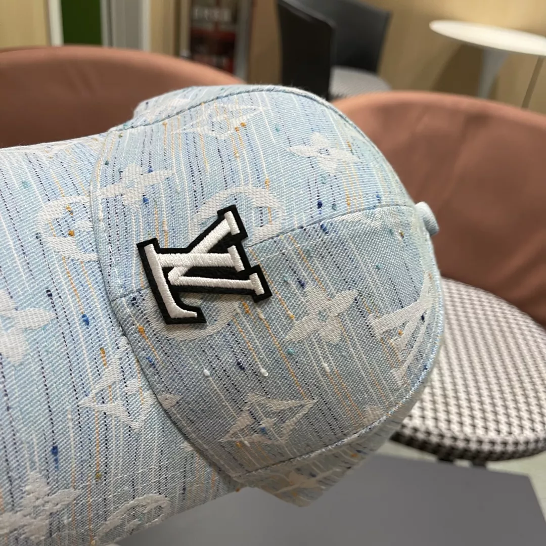 Louis Vuitton LV Caps Trendsetting 1326