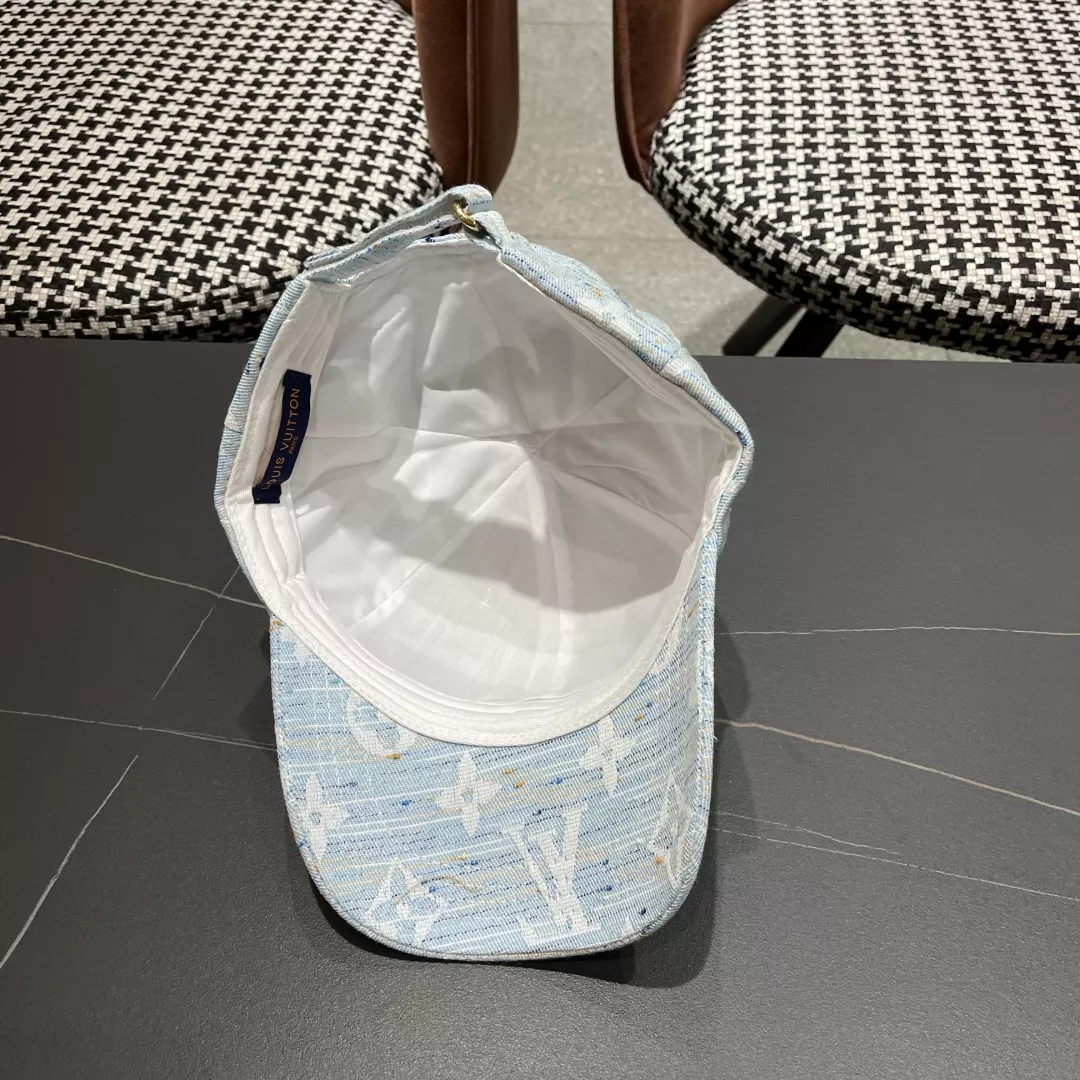 Louis Vuitton LV Caps Trendsetting 1326