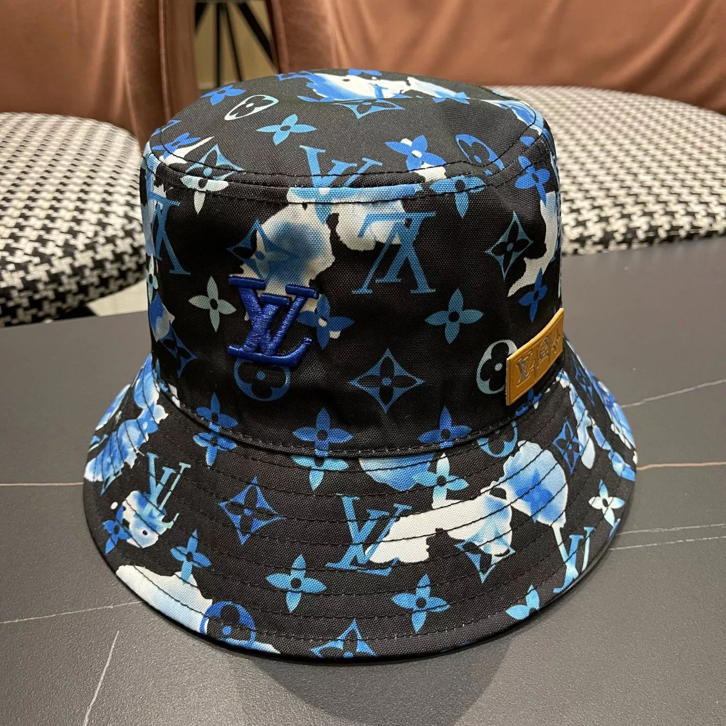 Louis Vuitton LV Caps Trendsetting 893