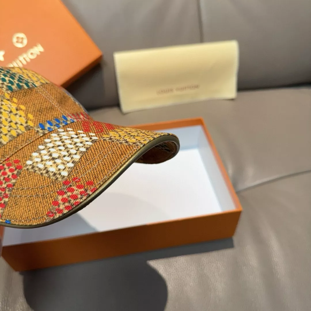 Louis Vuitton LV Caps Trendy 341