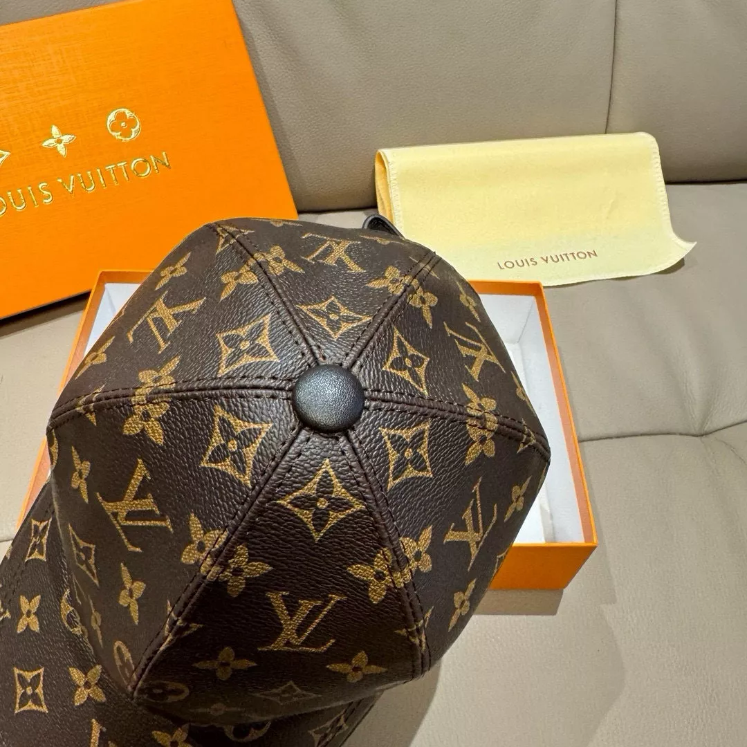 Louis Vuitton LV Caps Unique 5988