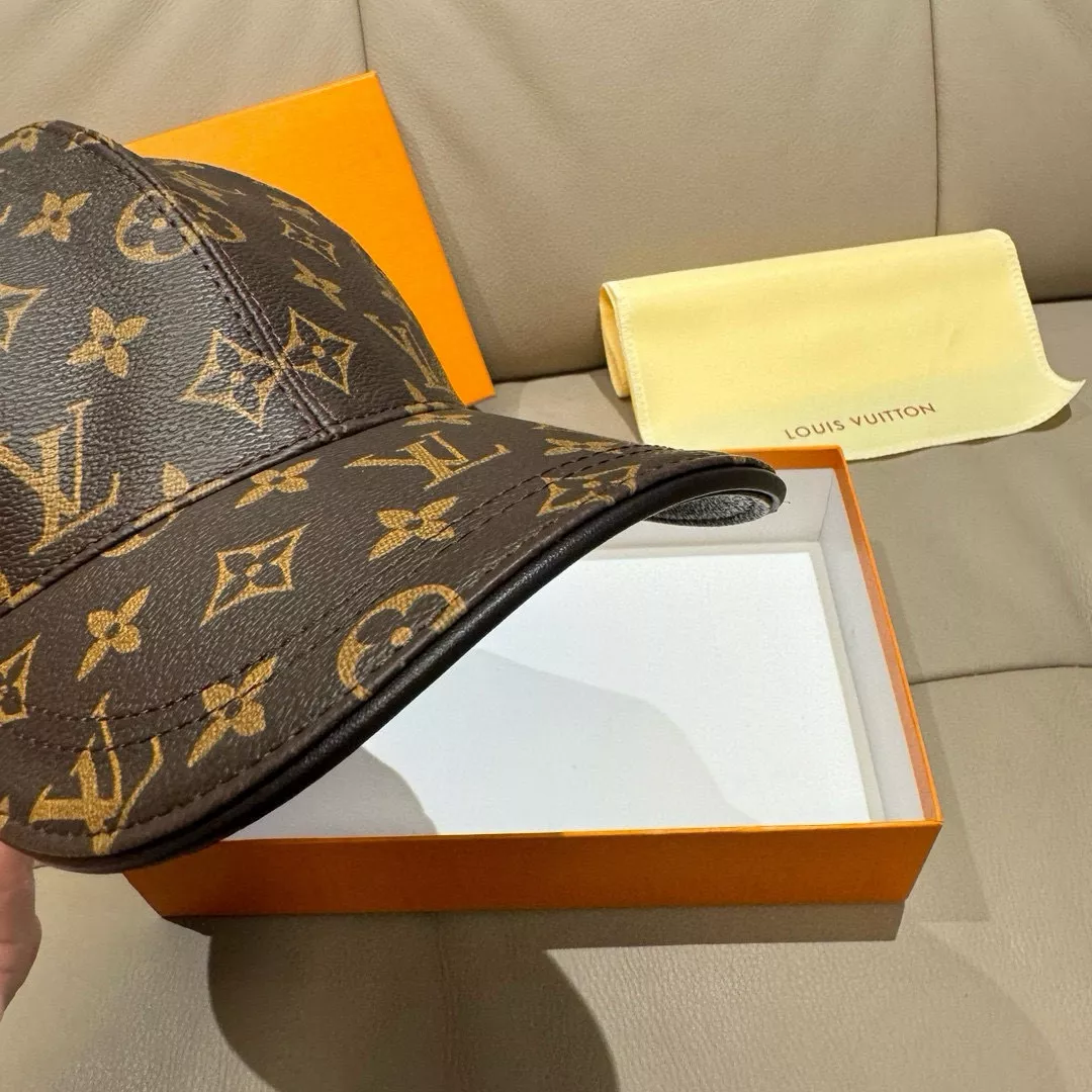 Louis Vuitton LV Caps Unique 5988