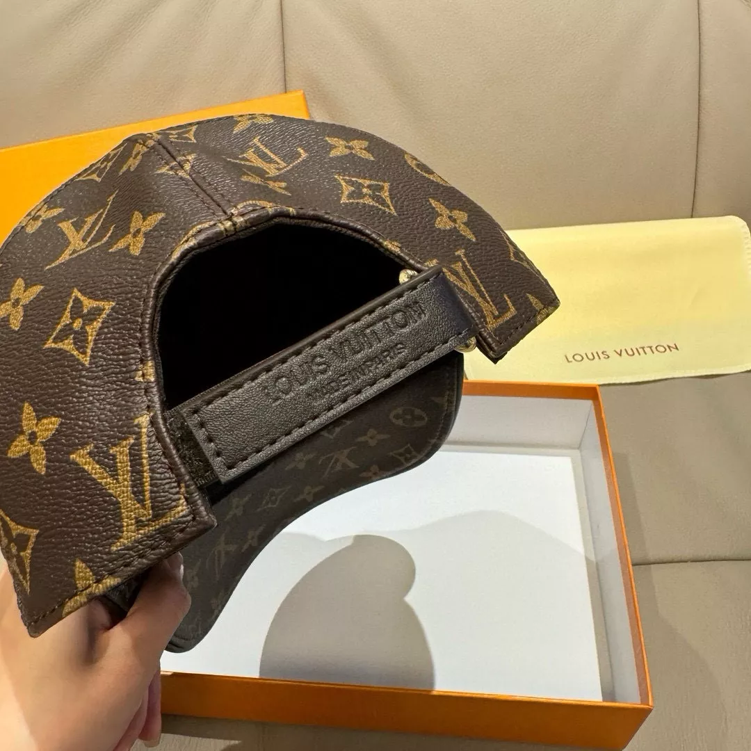 Louis Vuitton LV Caps Unique 5988