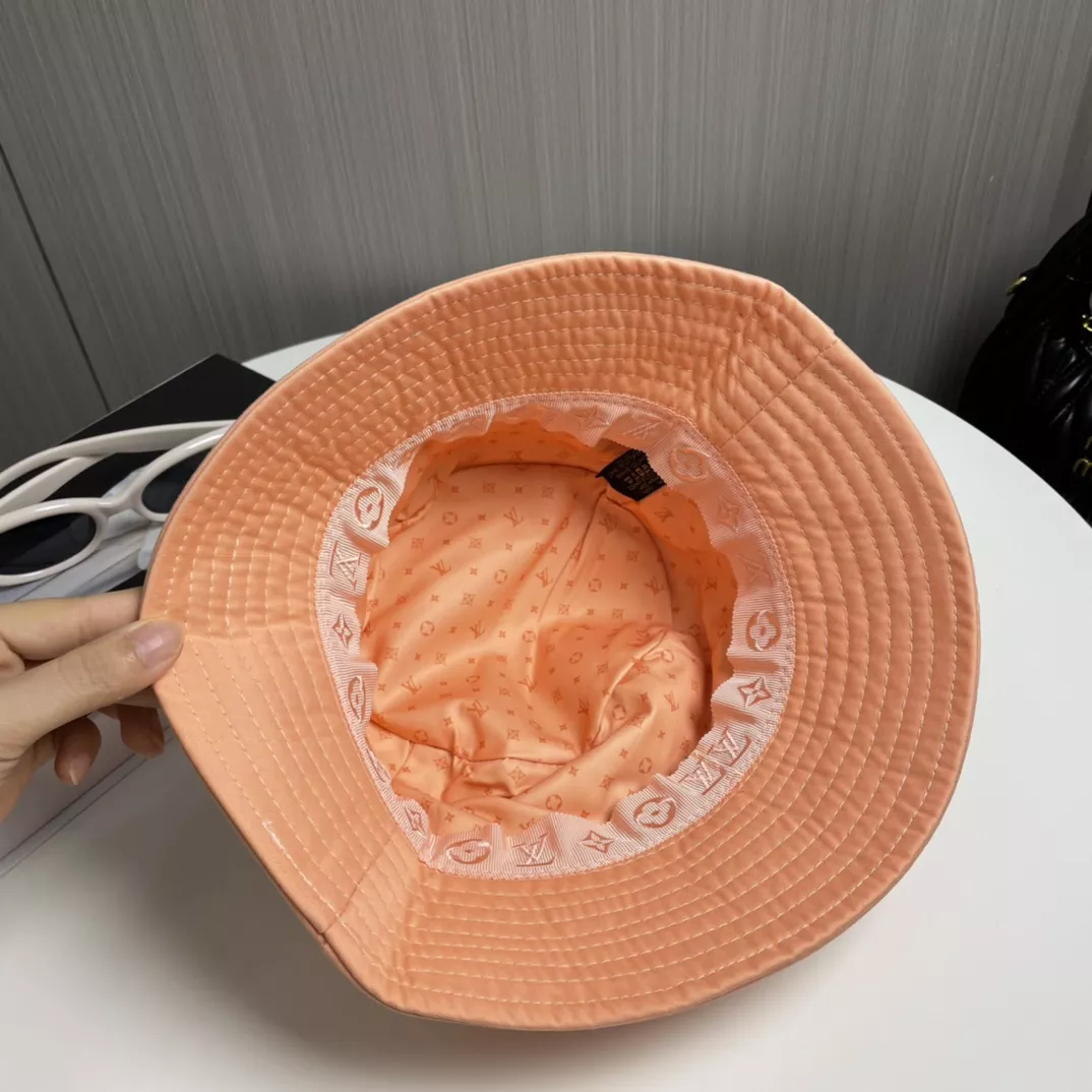 Louis Vuitton LV Caps Unique 7939